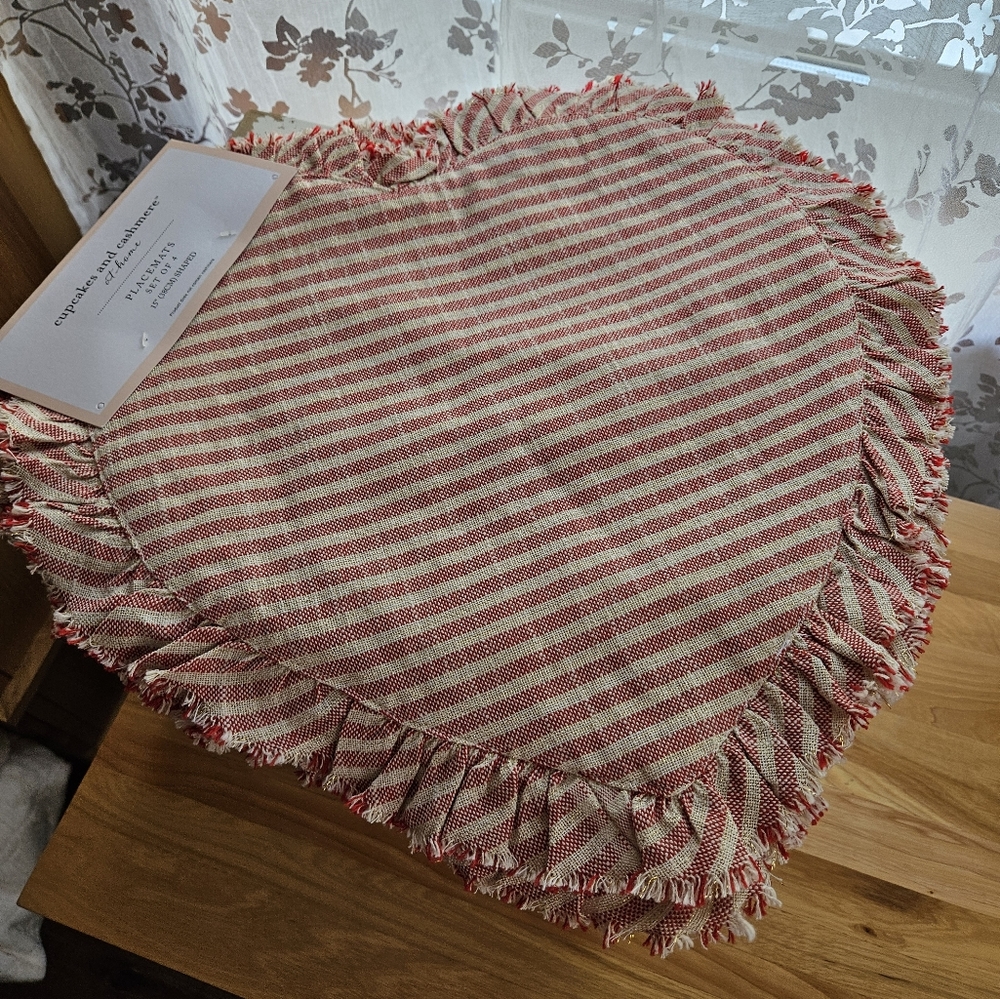 Cupcakes & Cashmere set of 4 Christmas or Valentine's Day placemats